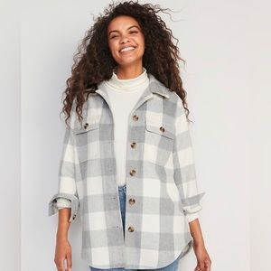 Old Navy Grey and White Shacket in Medium
